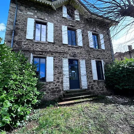 Maison 1880 Pensión *