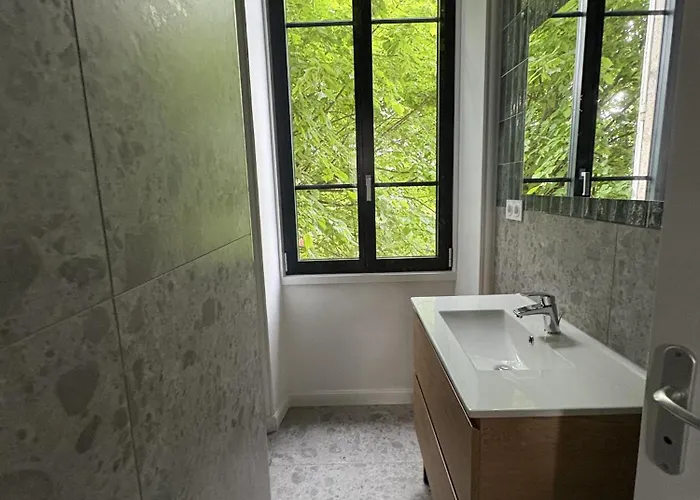 Maison 1880 게스트하우스 *