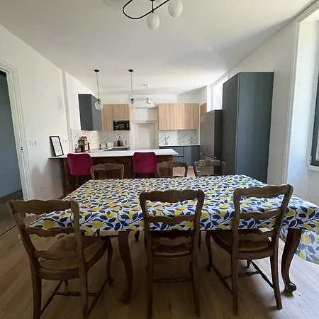 Maison 1880 게스트하우스 *